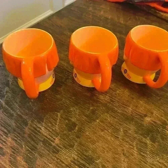 Barnum & Bailey’s Vintage Plastic Mugs for the Three Stooges in Your Life - Picture 2 of 2